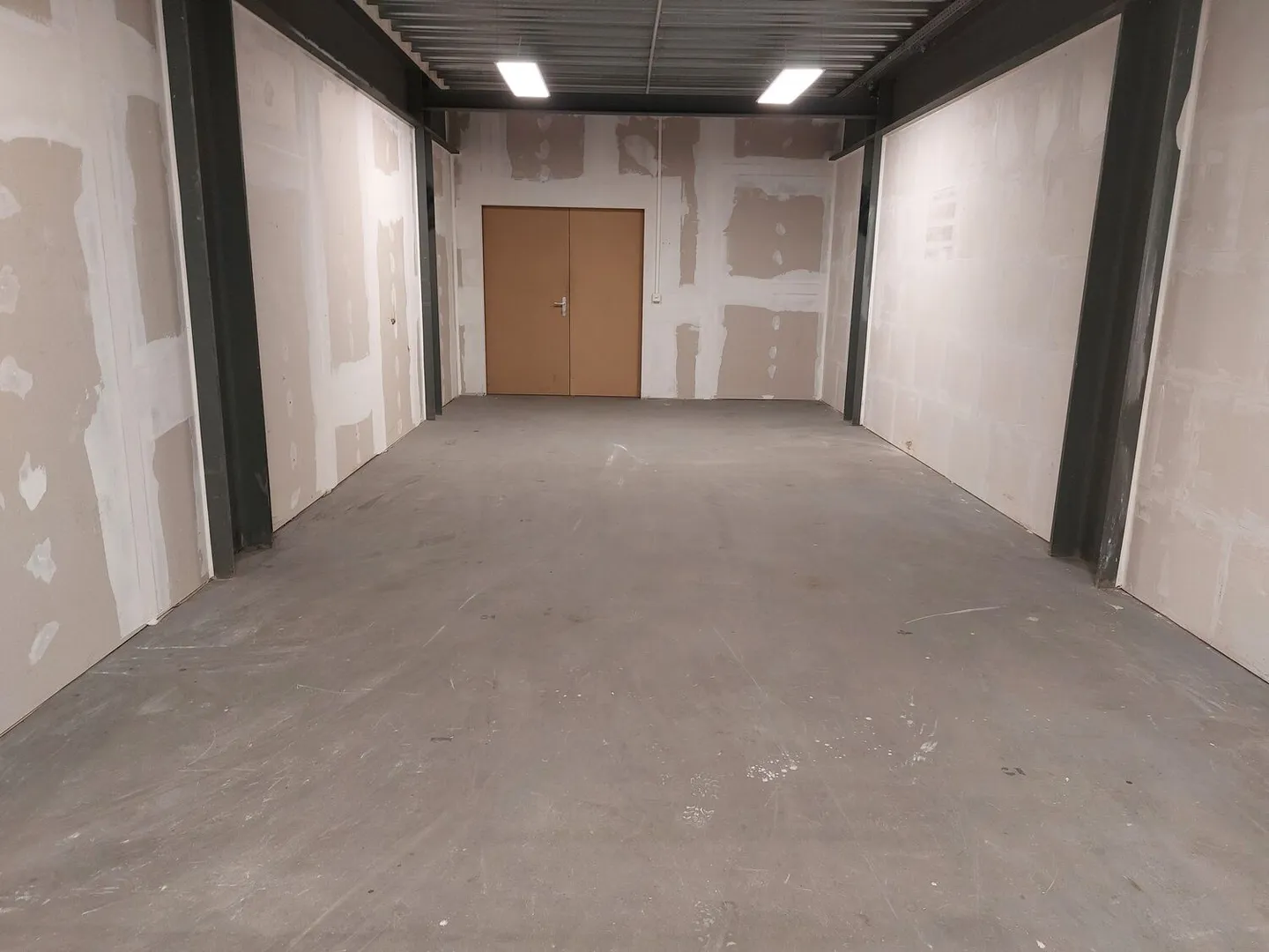 Mischgenutztes Gebäude mieten - Foto 1 von 2