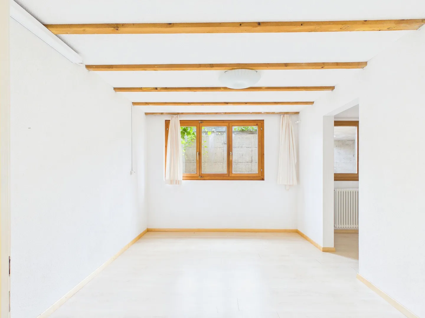 Maison multigénérationnelle avec beaucoup d'espace extérieur et une vue magnifique - Photo 3 sur 14