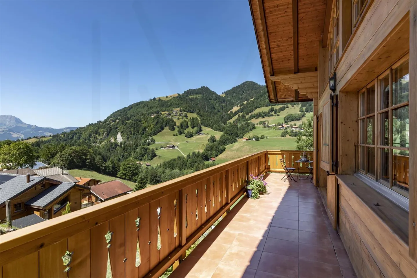 SPLENDIDO CHALET 5.5 STANZE CON POSIZIONE ECCEZIONALE! - Foto 13 di 13