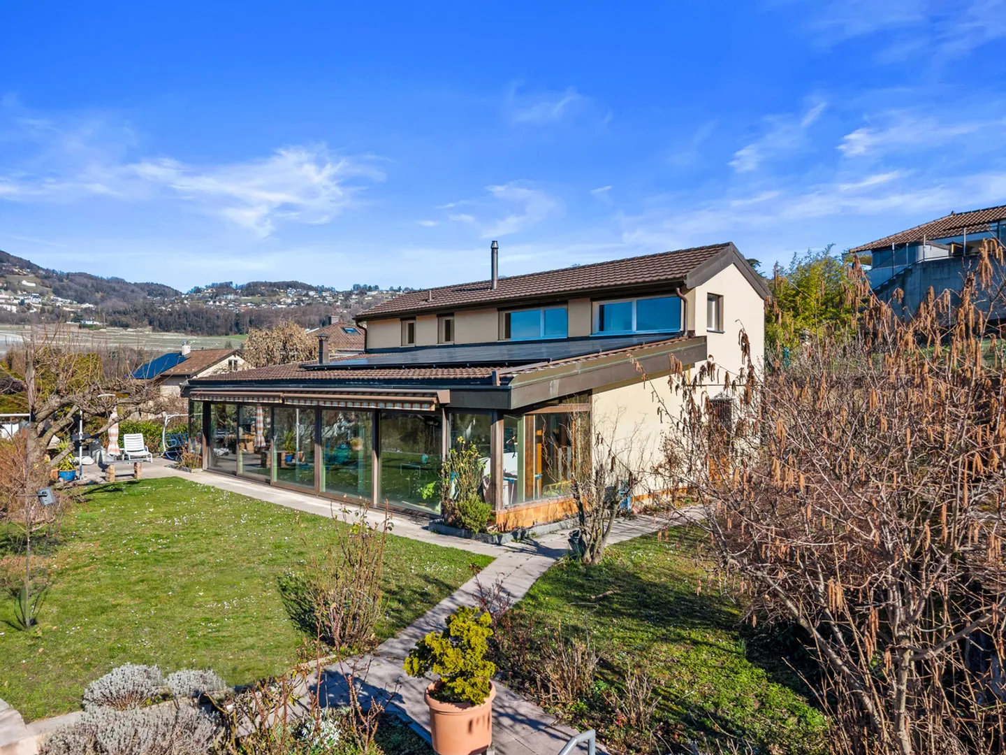 Grande Villa de Deux Logements - Photo 1 sur 27