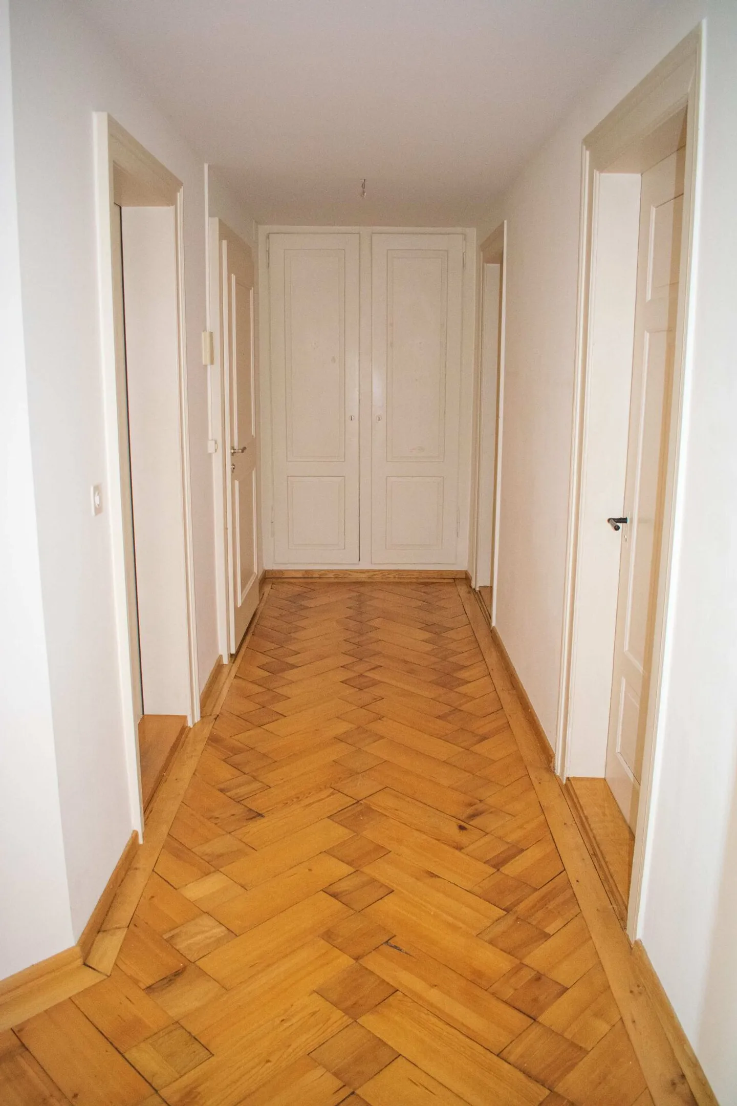 Attractive old apartment in a quiet location - Photo 2 of 10