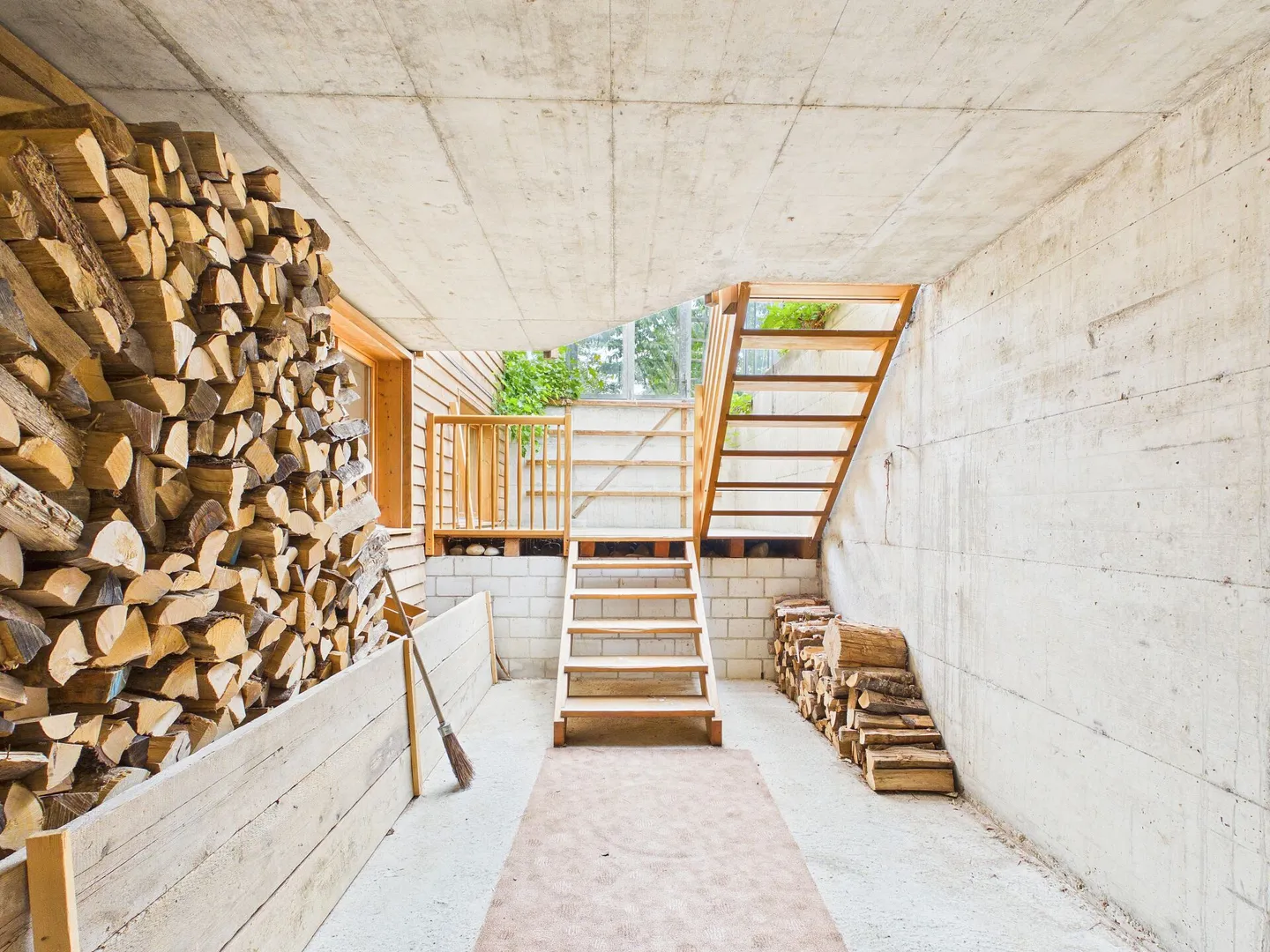 Maison multigénérationnelle avec beaucoup d'espace extérieur et une vue magnifique - Photo 10 sur 14