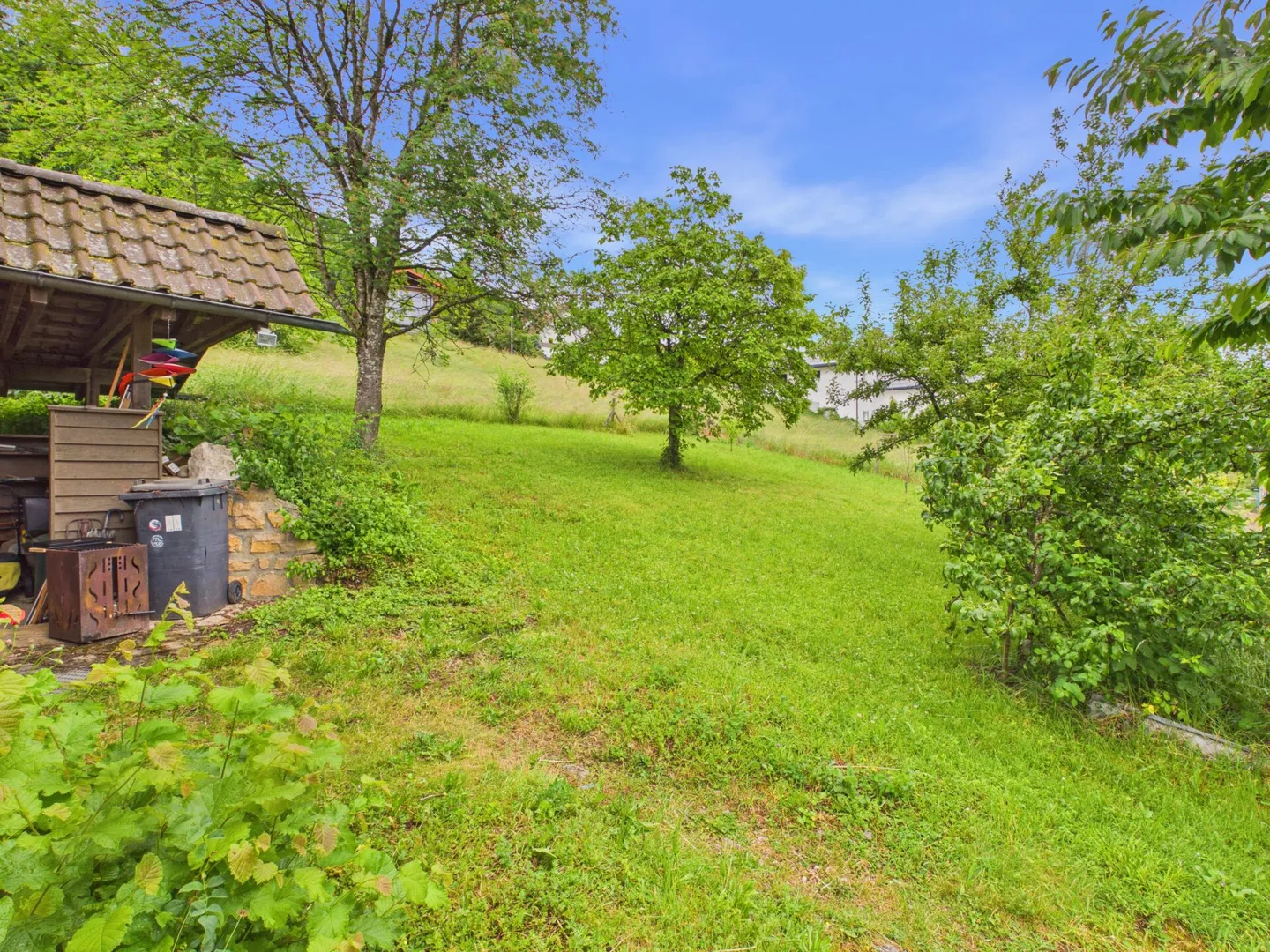 Maison multigénérationnelle avec beaucoup d'espace extérieur et une vue magnifique - Photo 12 sur 14