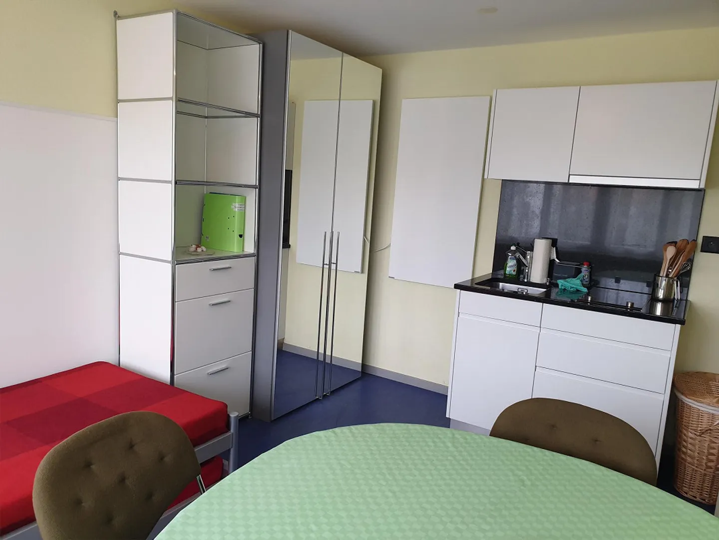 Gemütliches Zimmer mit Kochnische - Foto 2 von 5