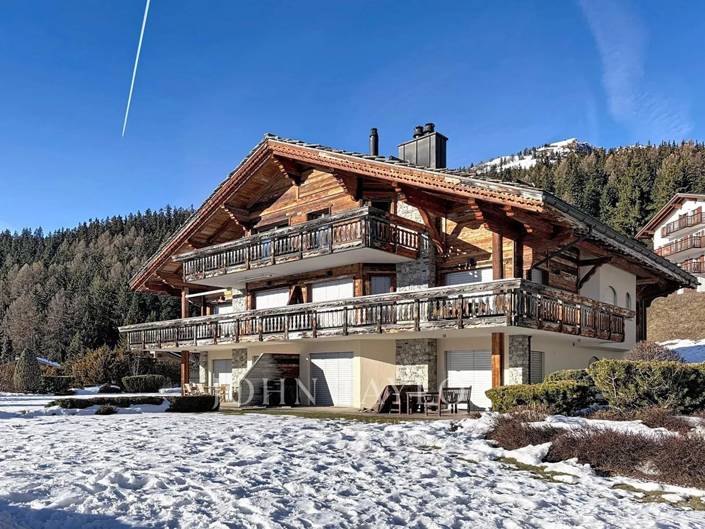 Geräumige und helle Penthousewohnung mit 5,5 Zimmern und Blick auf die Berge - Foto 2 von 9