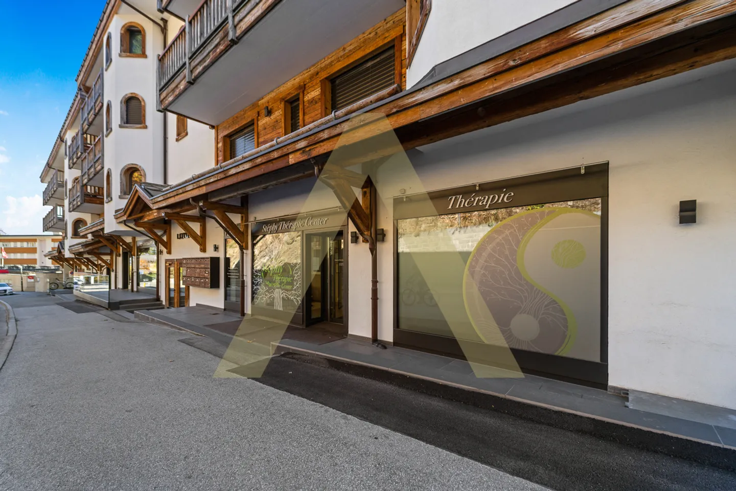 Very nice commercial space close to the center of Montana - Photo 1 of 7