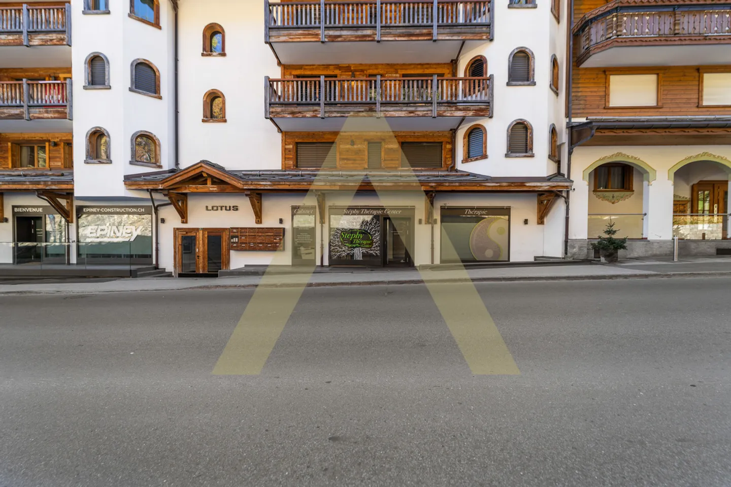 Very nice commercial space close to the center of Montana - Photo 2 of 7