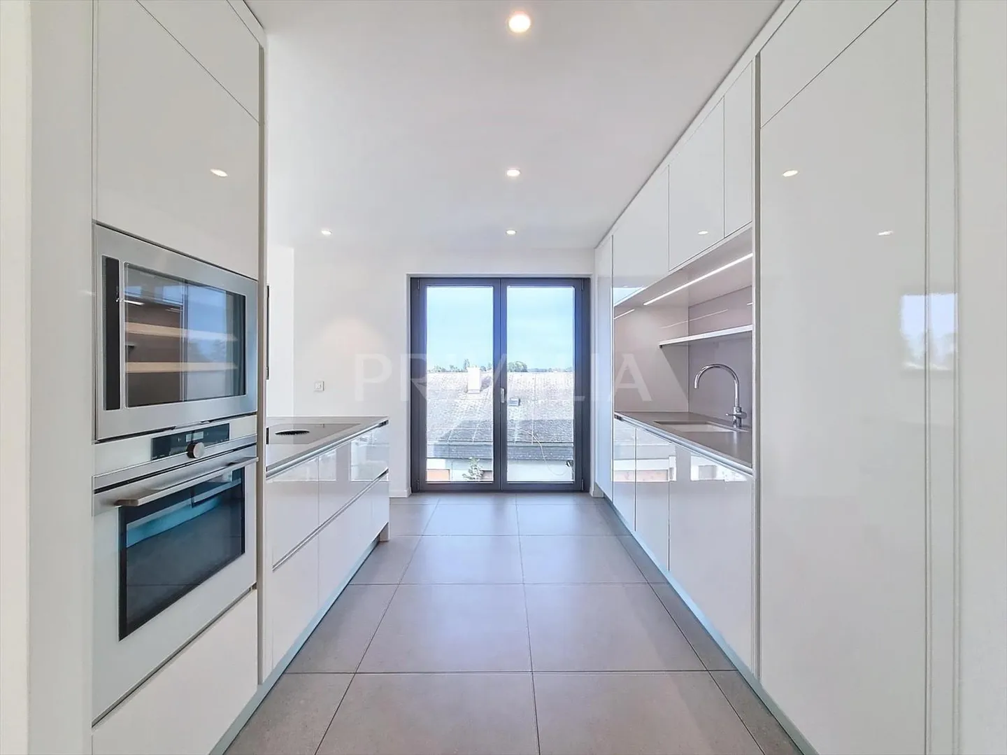 Magnifico appartamento contemporaneo in una residenza di prestigio - Foto 5 di 13
