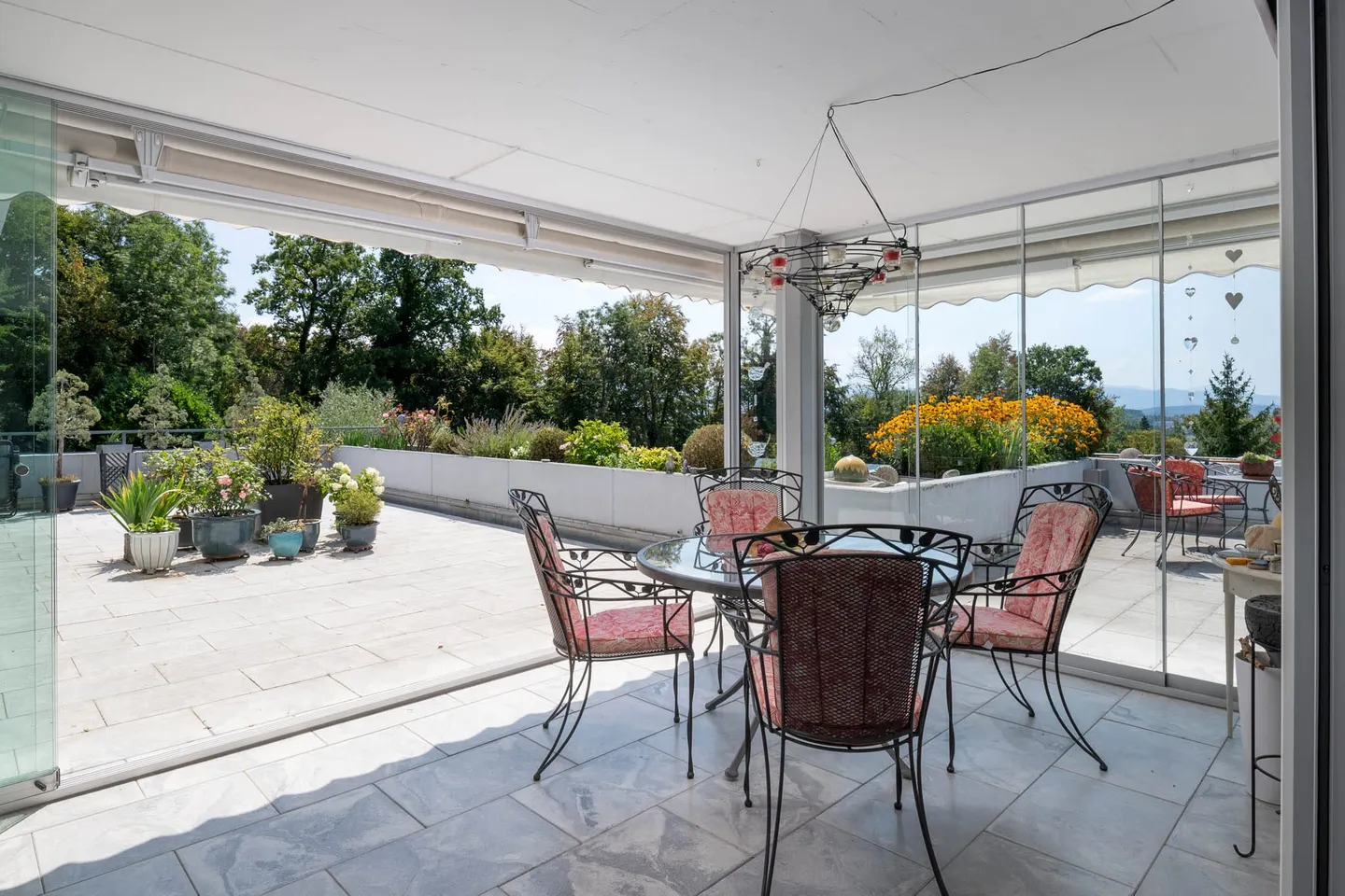 Ampio Appartamento con Terrazza e Vista - Foto 7 di 13