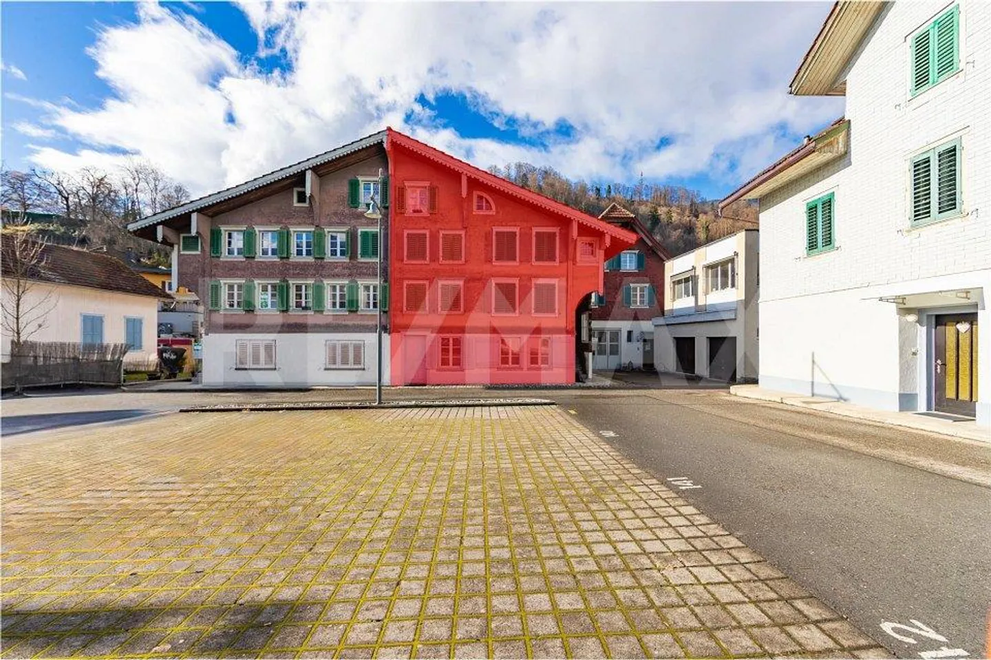 Historic house directly on the Sarner-Aa (half house) with storage space... - Photo 2 of 13