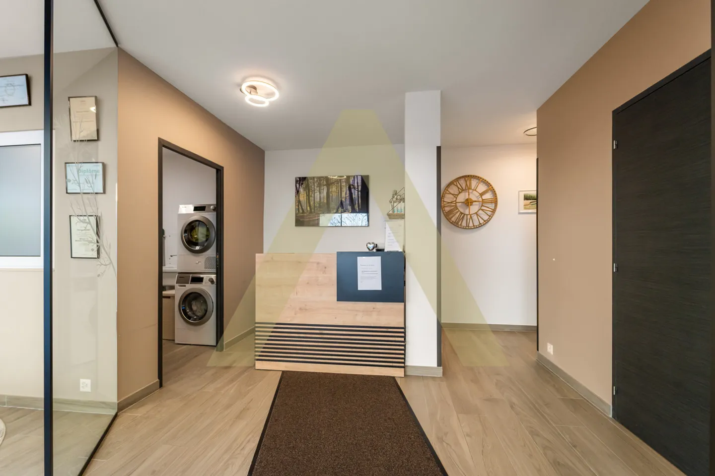 Very nice commercial space close to the center of Montana - Photo 5 of 7