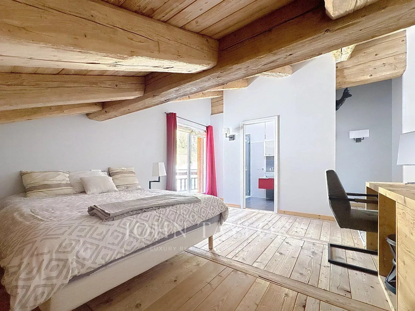 Geräumige und helle Penthousewohnung mit 5,5 Zimmern und Blick auf die Berge - Foto 7 von 9