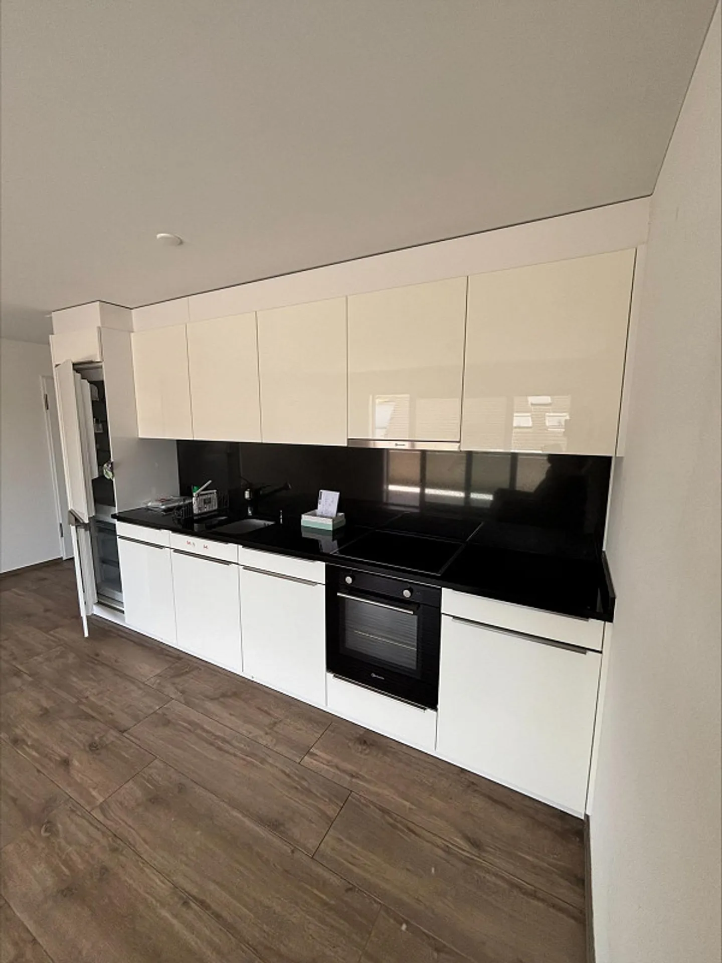 Appartement attrayant de 2,5 pièces dans les combles à Seon - Photo 1 sur 5
