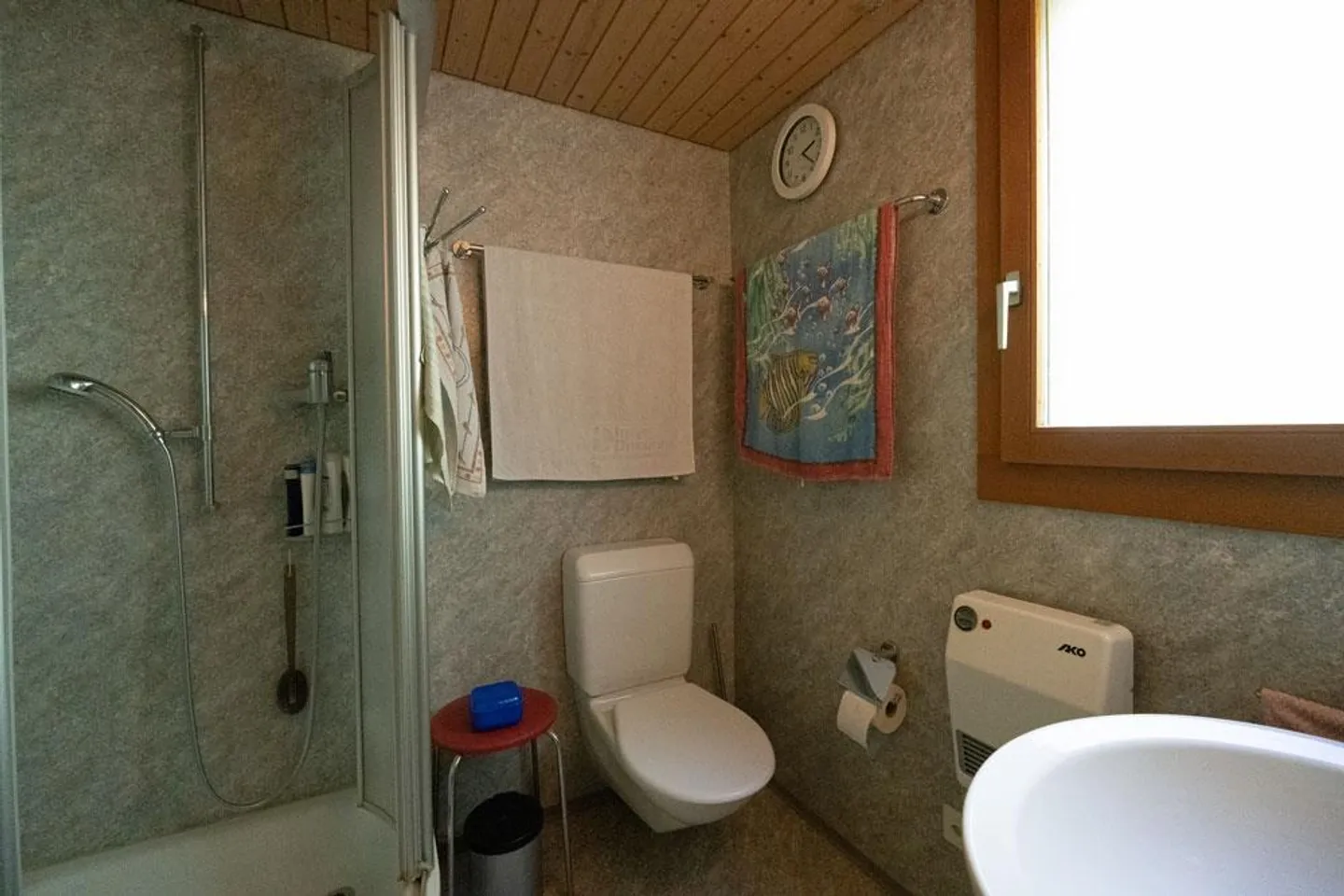 Maison familiale avec beaucoup d'espace et de possibilités d'aménagement - Photo 8 sur 14