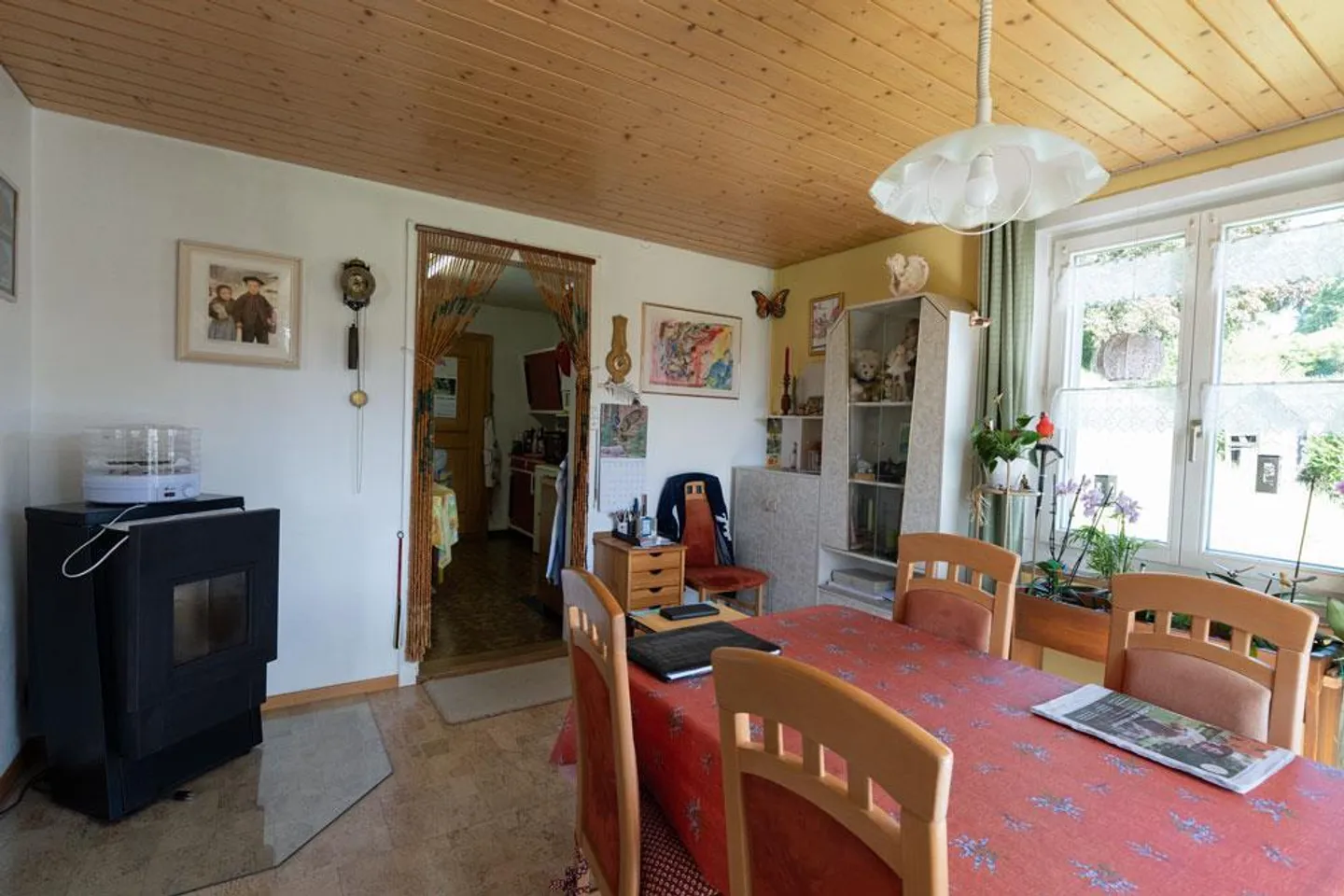 Maison familiale avec beaucoup d'espace et de possibilités d'aménagement - Photo 4 sur 14