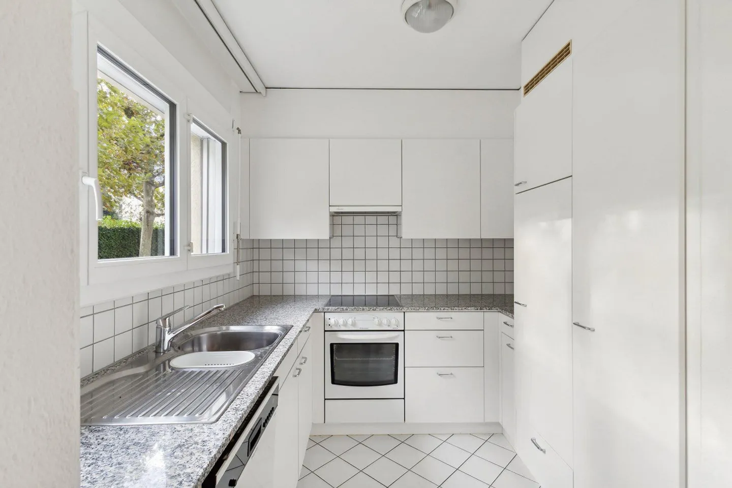 3.5 rooms in a strategic area - Photo 5 of 10