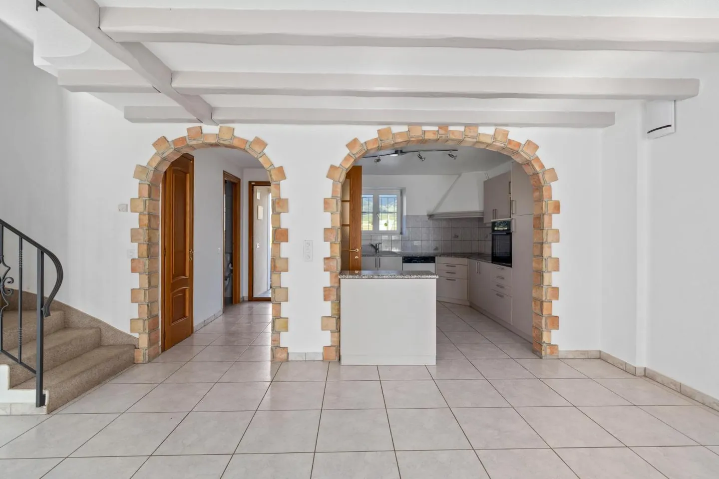 Charming Townhouse with Garden - Photo 8 of 9