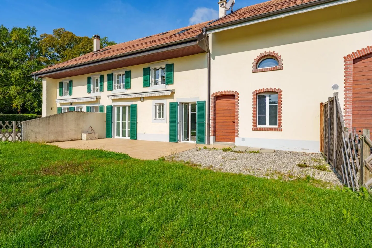 Charming Townhouse with Garden - Photo 9 of 9