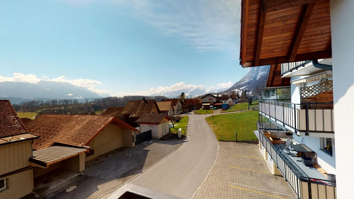 Appartamento familiare di 4,5 stanze al piano rialzato in una posizione tranquilla - Foto 4 di 17