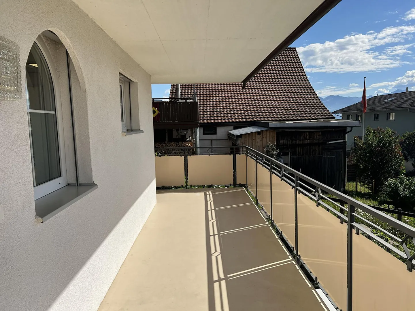 Appartamento familiare di 4,5 stanze al piano rialzato in una posizione tranquilla - Foto 11 di 17