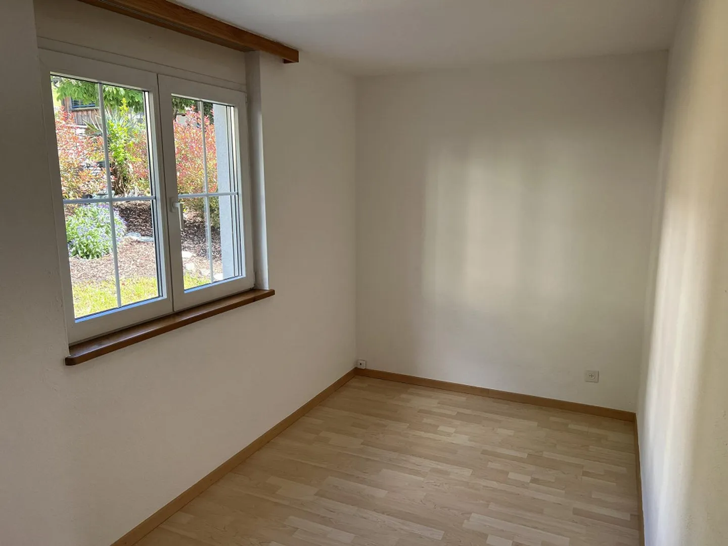 Appartamento familiare di 4,5 stanze al piano rialzato in una posizione tranquilla - Foto 13 di 17