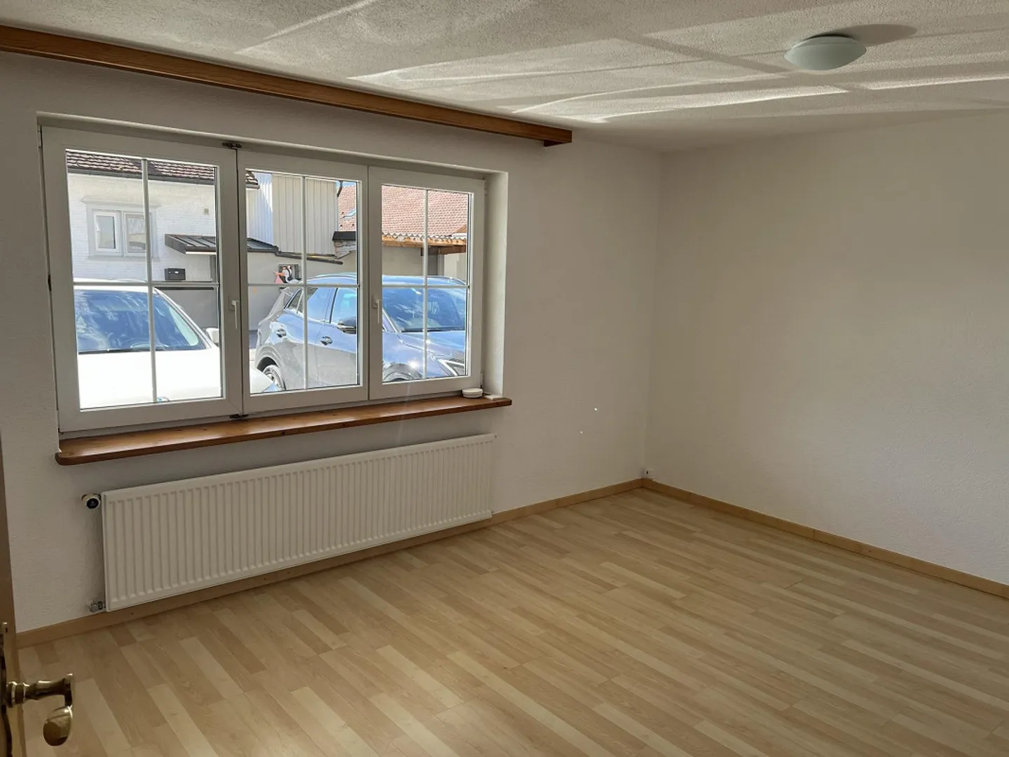 Appartamento familiare di 4,5 stanze al piano rialzato in una posizione tranquilla - Foto 16 di 17