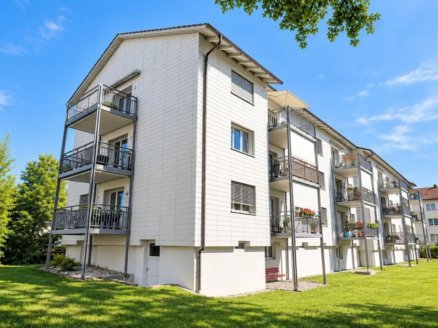 Beautiful 4-room apartment near the airport from 16.12.2026 - Photo 1 of 6