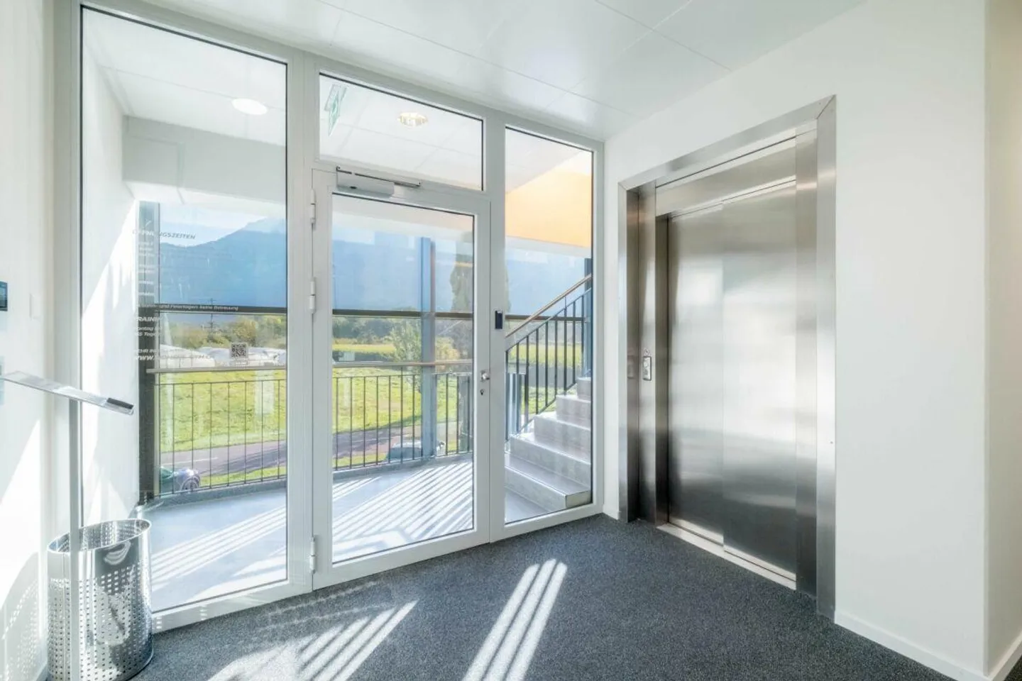 Spazi per uffici attraenti a partire da 250 m2 - luminosi, moderni e centrali - Foto 2 di 15