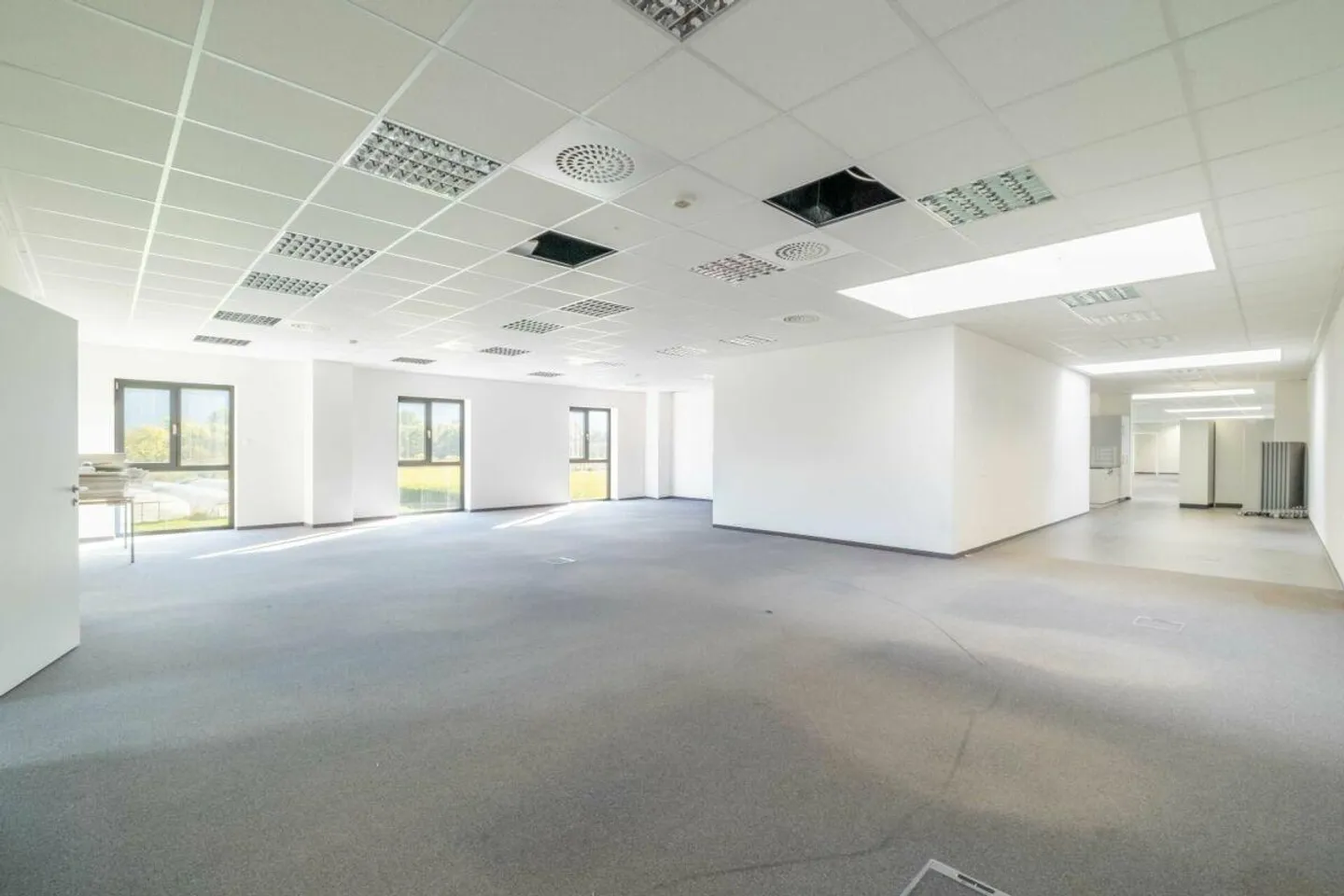 Spazi per uffici attraenti a partire da 250 m2 - luminosi, moderni e centrali - Foto 7 di 15