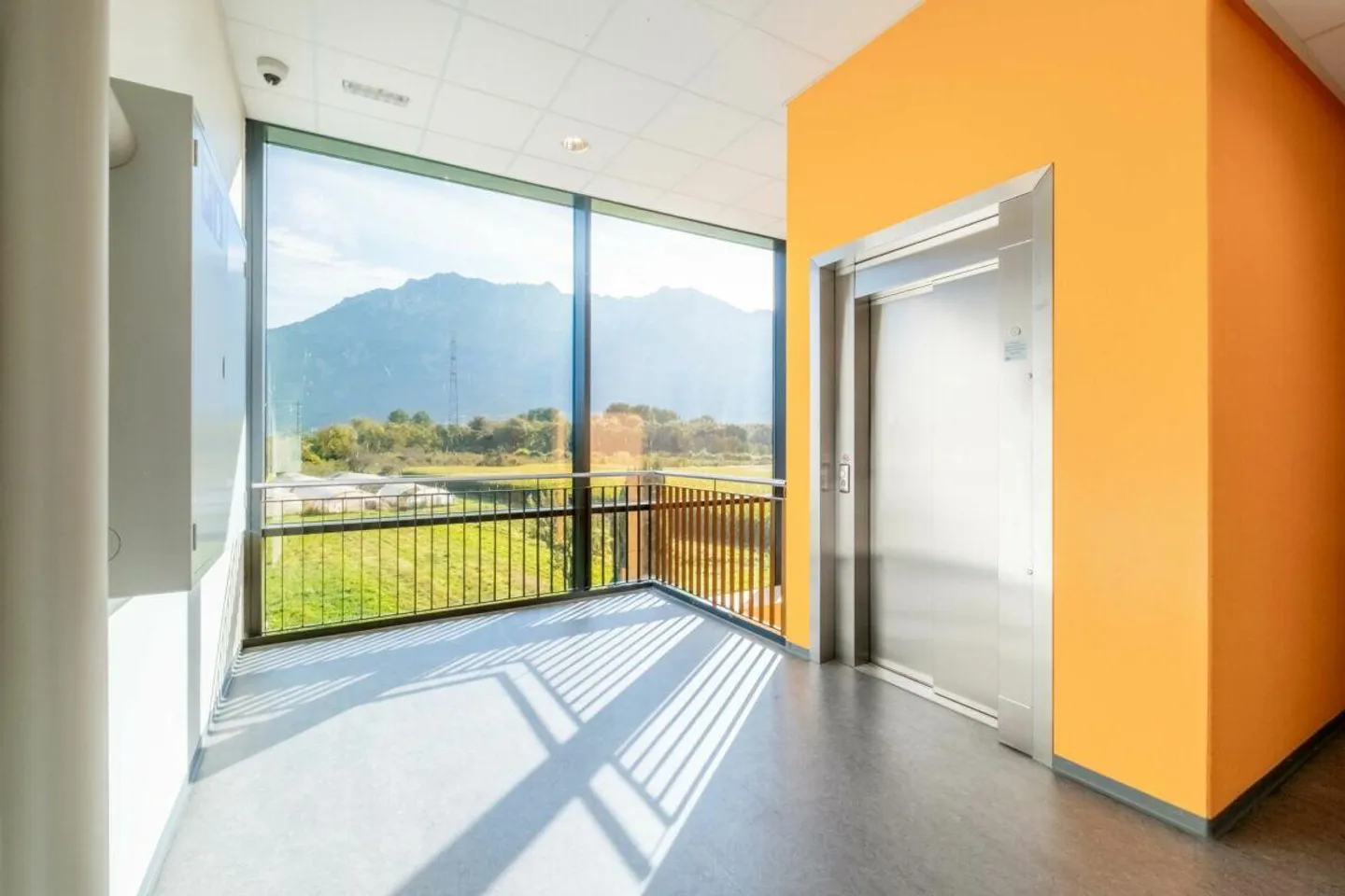 Spazi per uffici attraenti a partire da 250 m2 - luminosi, moderni e centrali - Foto 3 di 15