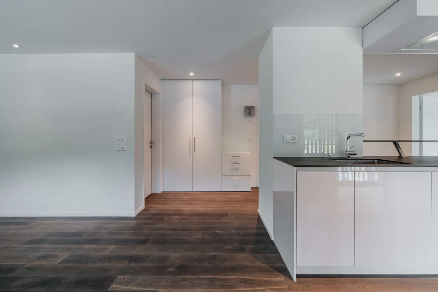 Appartement moderne et lumineux de 3,5 pièces avec deux balcons - Photo 11 sur 11