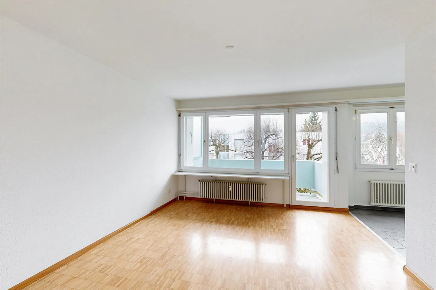 Charming Apartment in Central Location - Photo 8 of 10