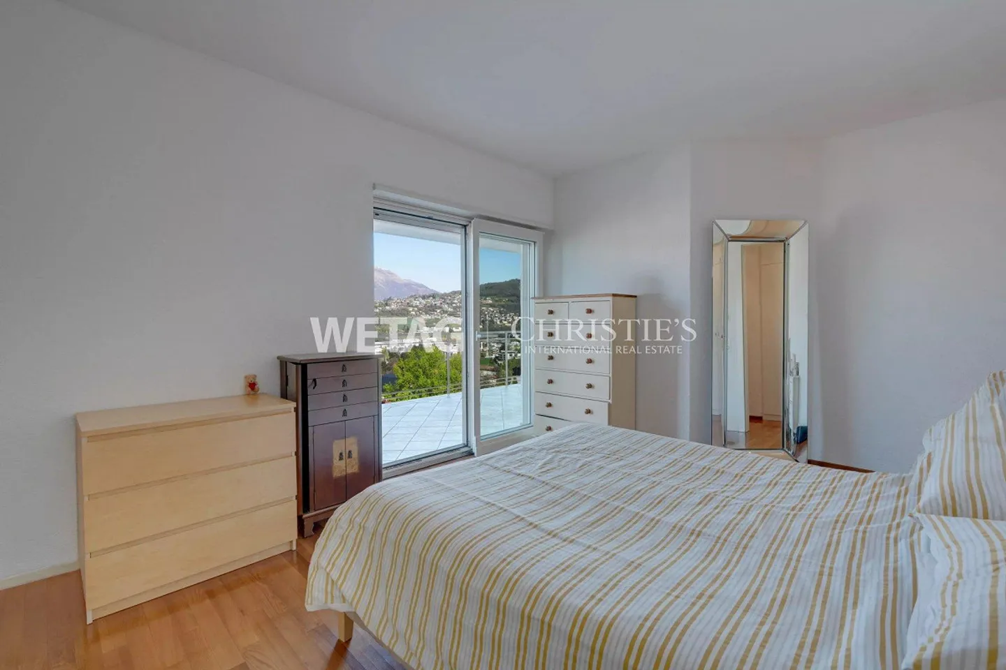 Elegante Villa mit Panoramaterrasse - Foto 5 von 13