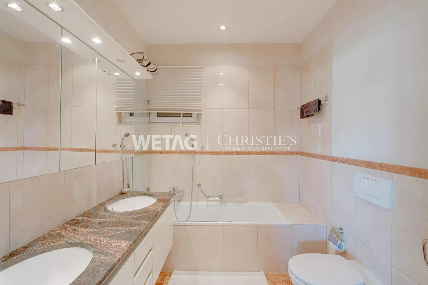 Elegante Villa mit Panoramaterrasse - Foto 10 von 13