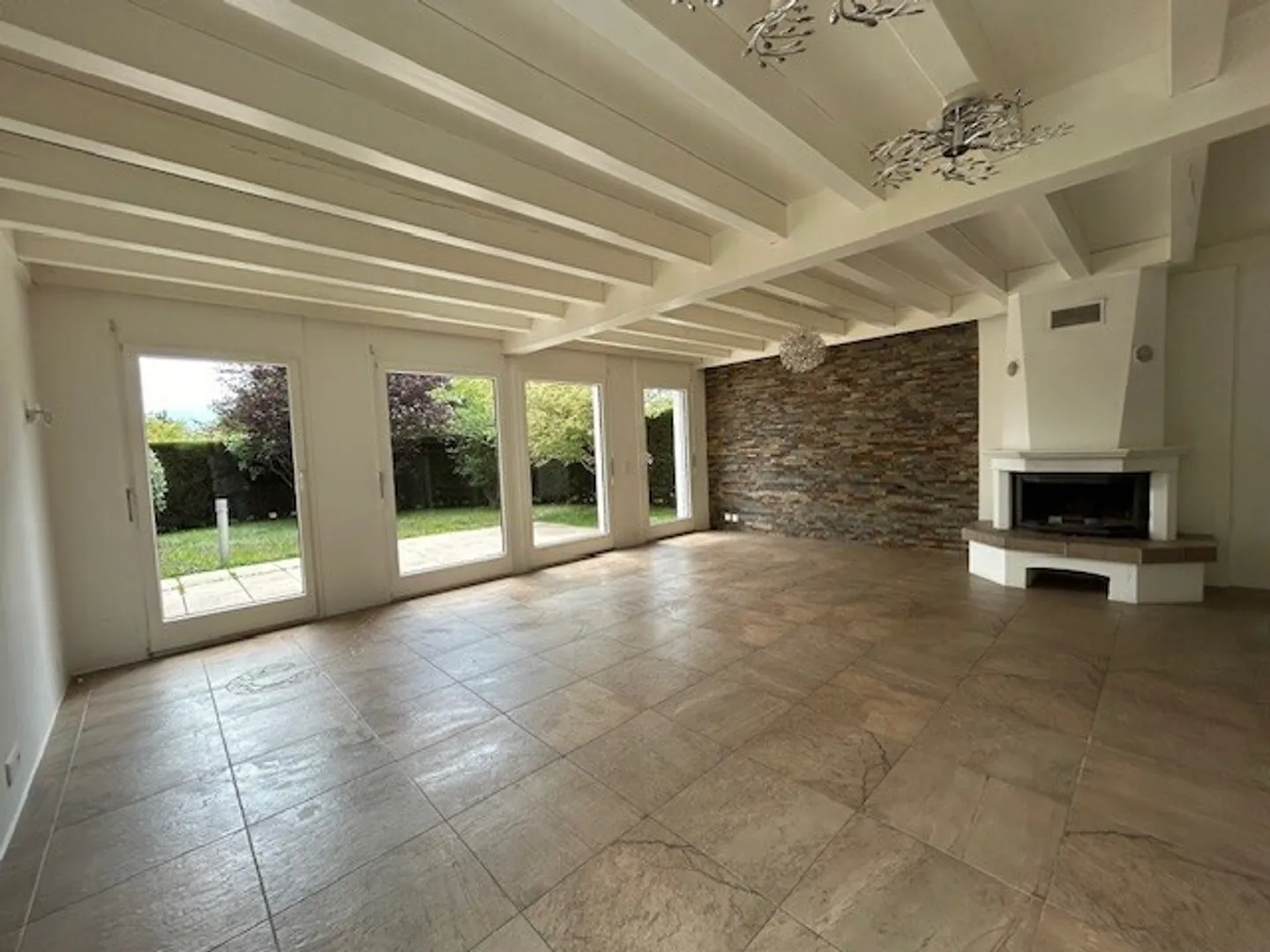 FOR RENT
VILLA
1807 BLONAY - Photo 4 of 12