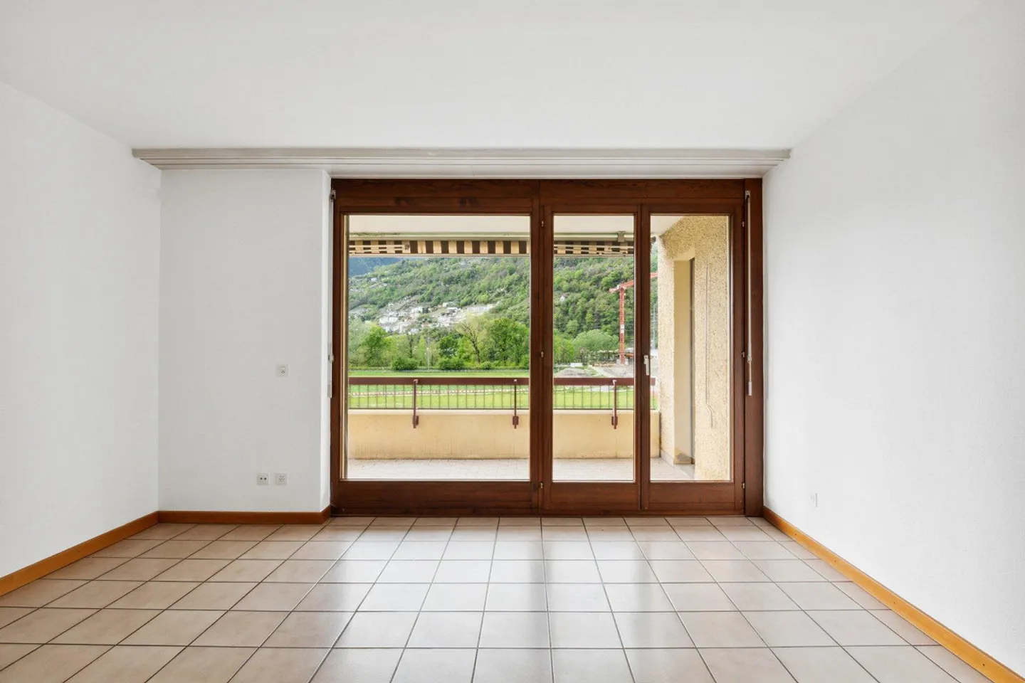 Geräumige 2,5-Zimmer-Wohnung erste Nettomiete kostenlos! - Foto 2 von 4
