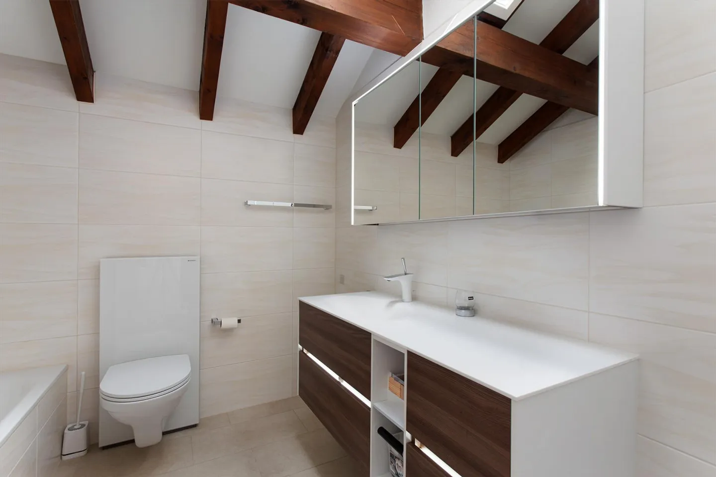 Home between evening sun and mountain view - Photo 5 of 8