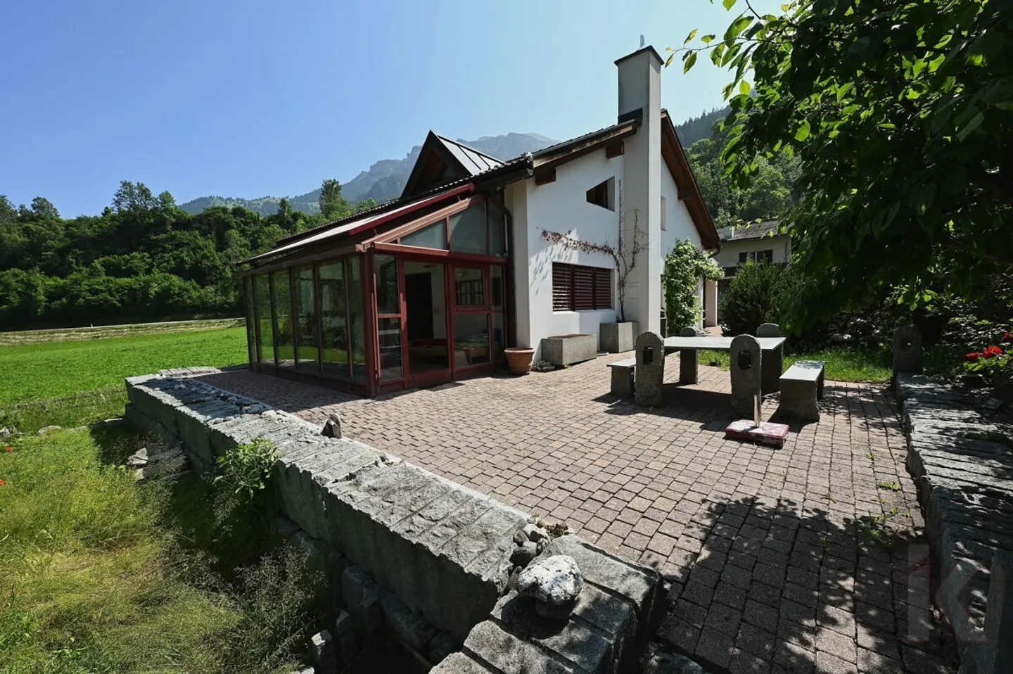 Single house for sale - Photo 1 of 13