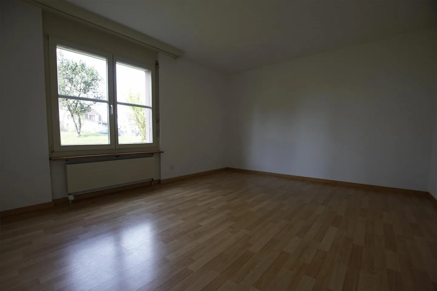 Ampio appartamento di 4,5 stanze con bel spazio esterno - Foto 5 di 9