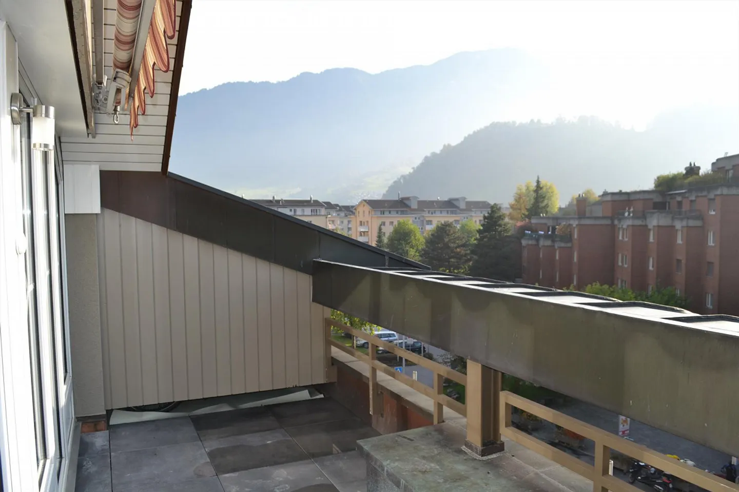 2-room attic apartment with lake view in Stansstad for rent - Photo 9 of 10