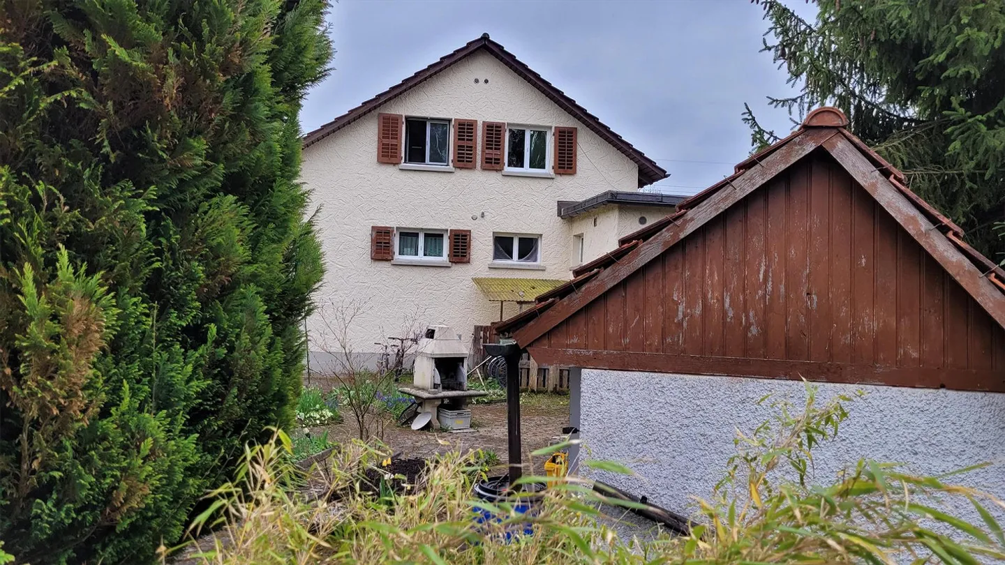 immeuble d'habitation - Photo 2 sur 17