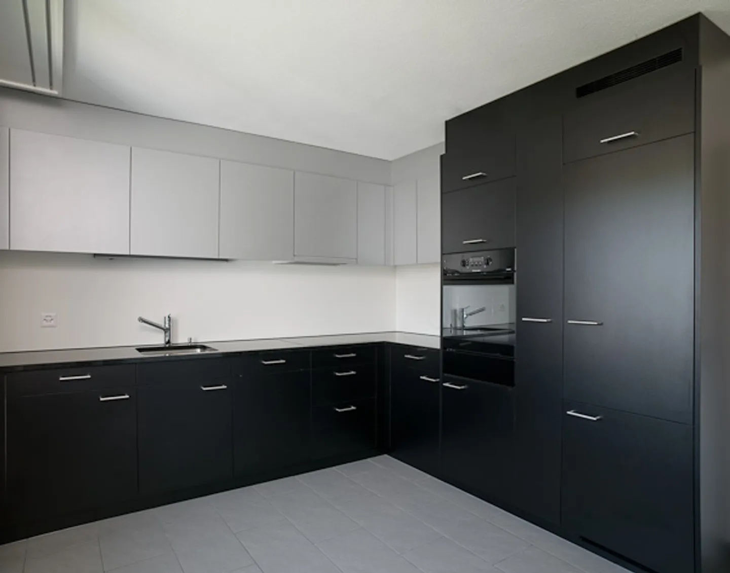 Appartamento soleggiato con balcone - Foto 3 di 7