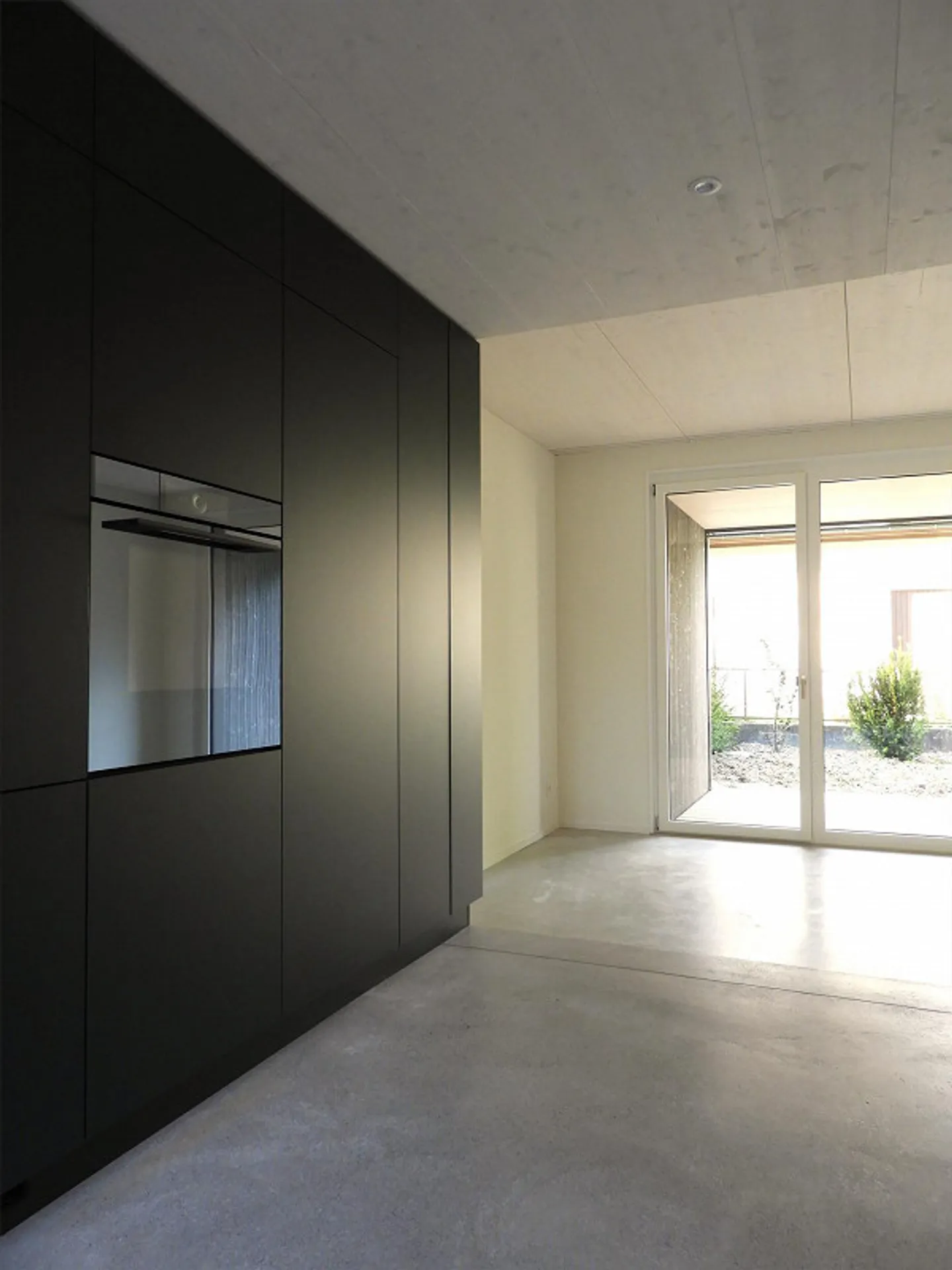 Première location d'un appartement de 4,5 pièces dans une maison jumelée avec jardin - Photo 2 sur 12