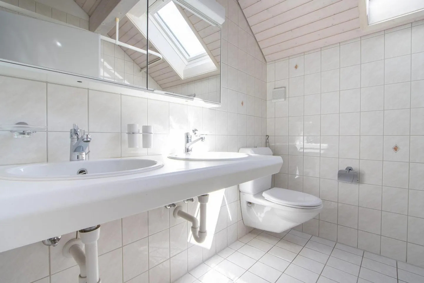 Charmante Dachwohnung mit Balkon - Foto 6 von 12
