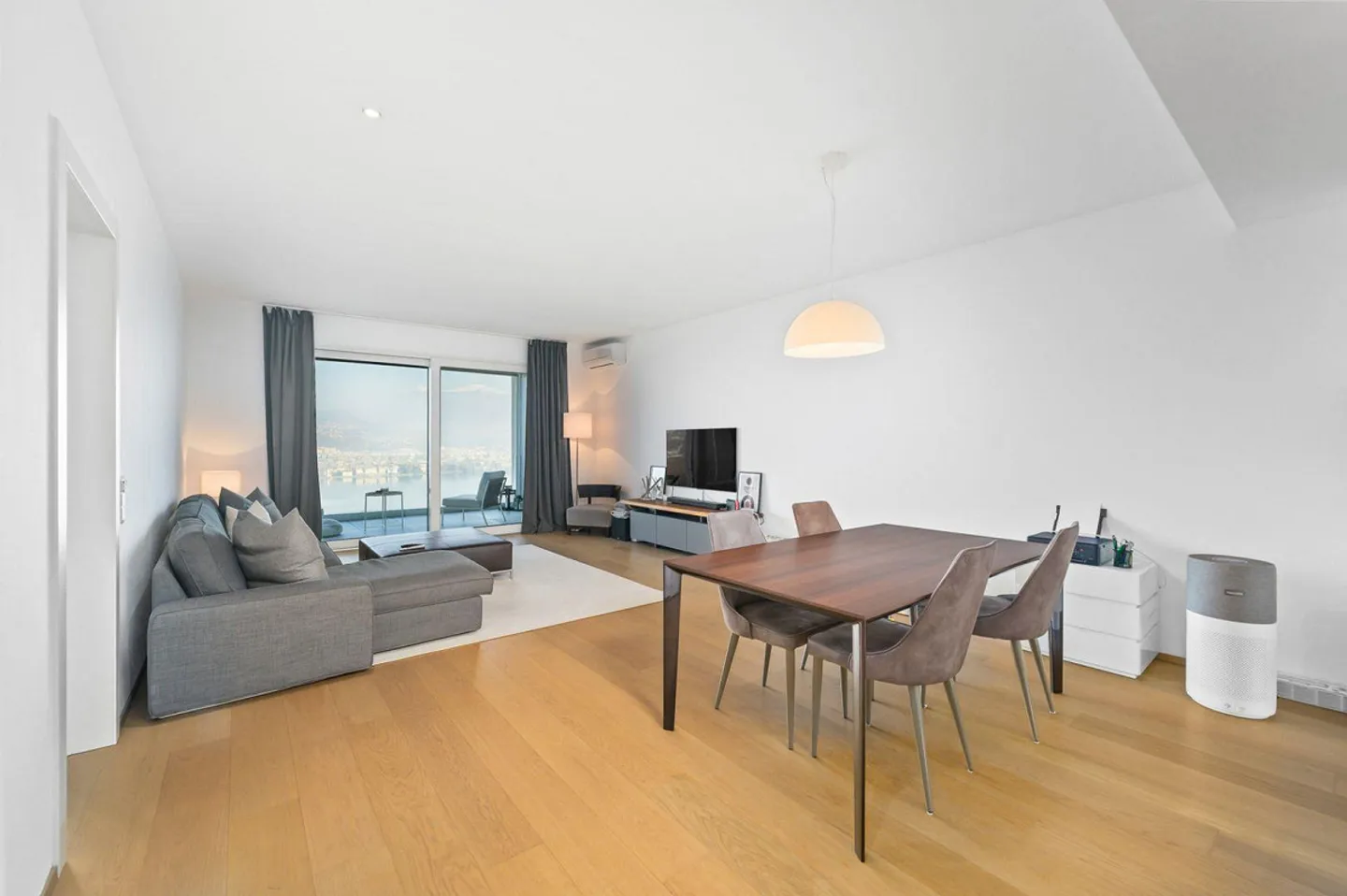 ELEGANZA E PRIVACY CON VISTA LAGO | ELEGANCE AND PRIVACY WITH A LAK... - Foto 9 di 10