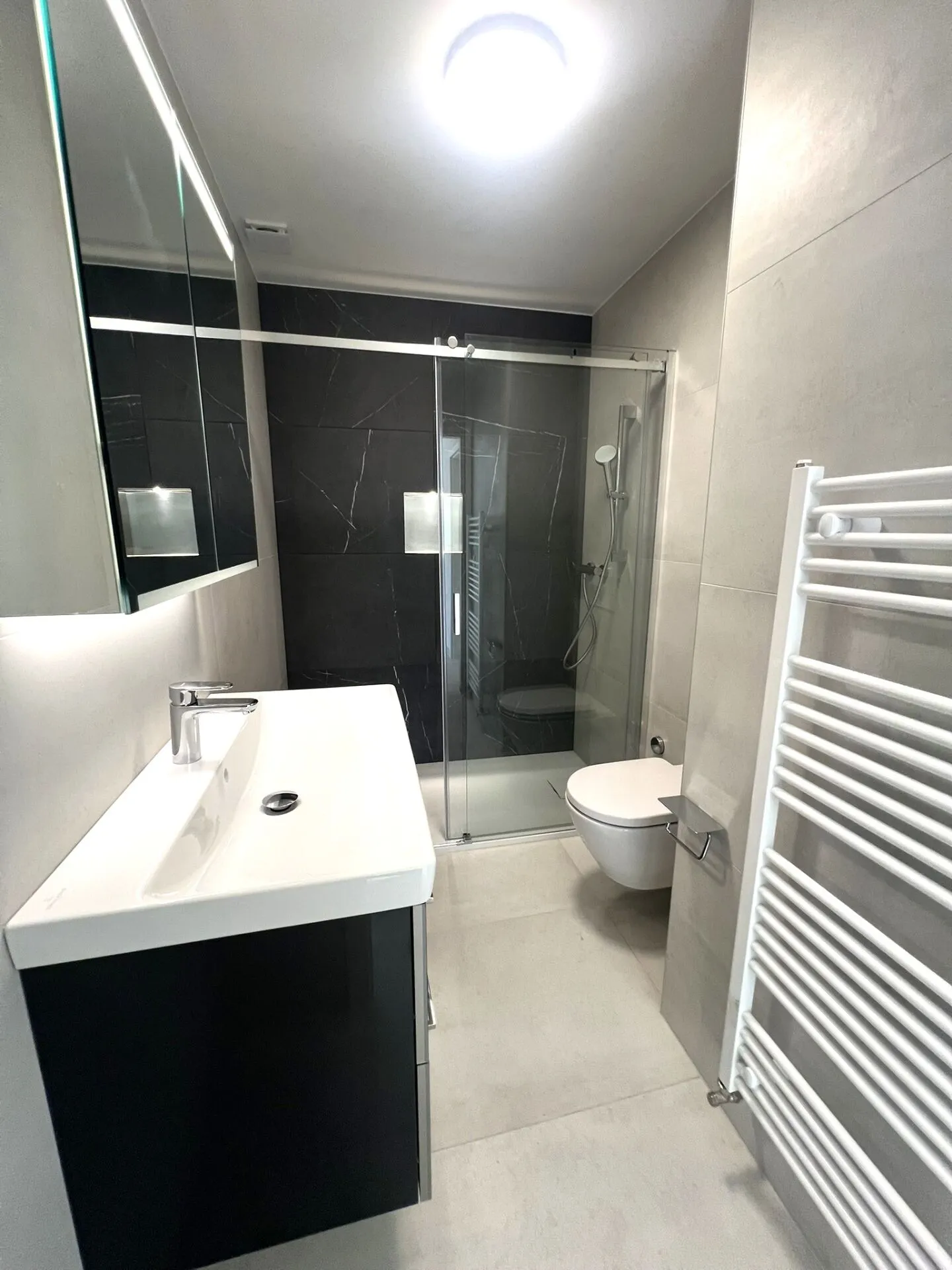 Apartment for rent - Photo 4 of 9