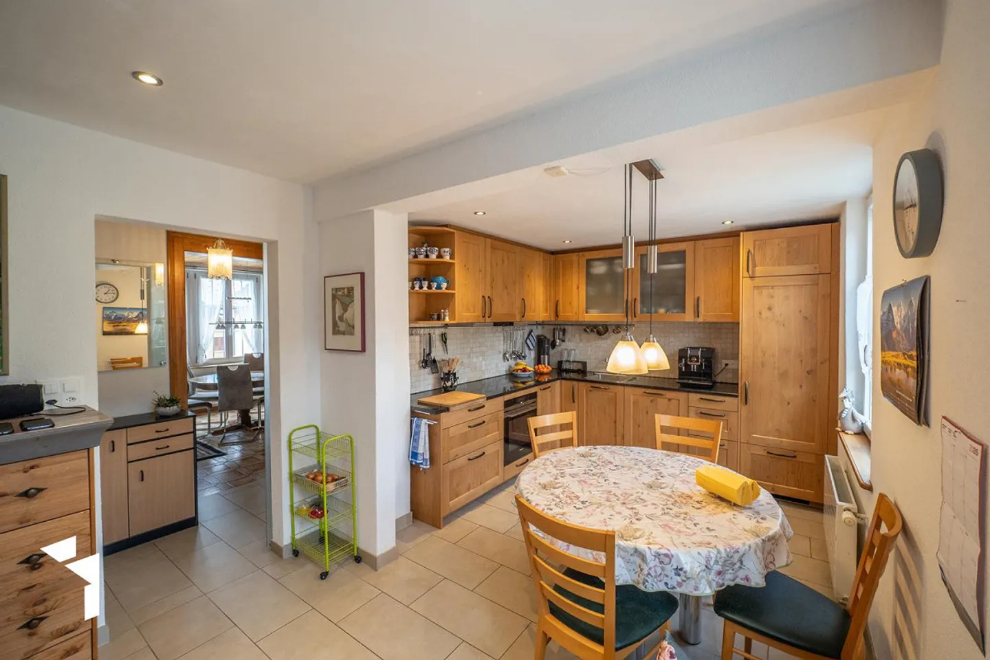 Fehr Immobilien - Grosszügiges Zwei-Generationen-Haus - Foto 6 von 15