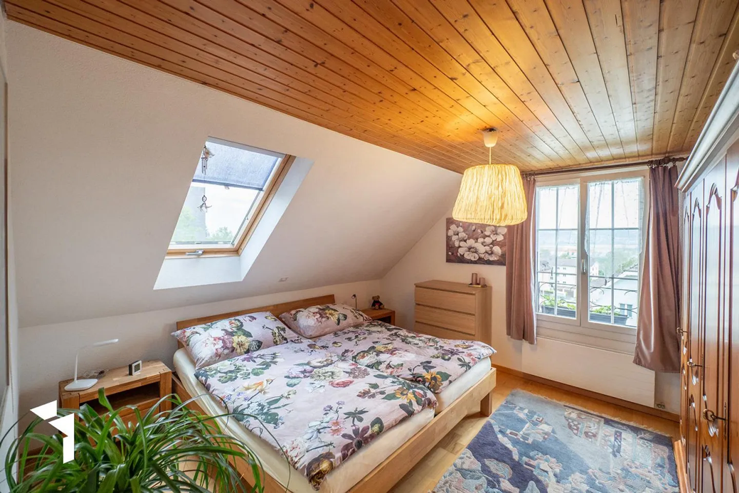 Fehr Immobilien - Grosszügiges Zwei-Generationen-Haus - Foto 9 von 15
