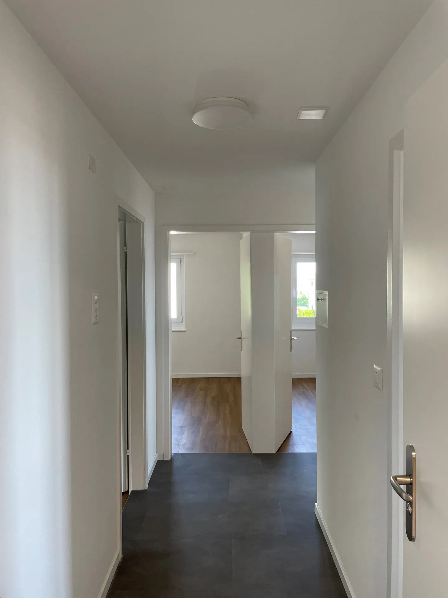 Renovated apartment near the lake - Photo 7 of 9