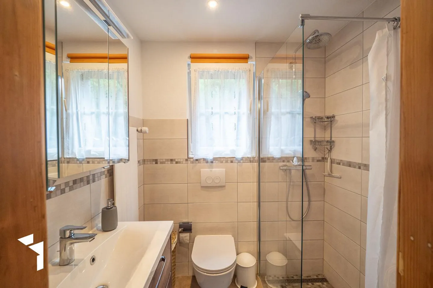 Fehr Immobilien - Grosszügiges Zwei-Generationen-Haus - Foto 12 von 15
